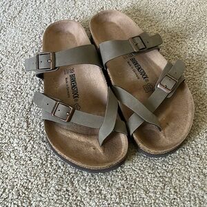Size EU39 brown Birkenstock, very gently used